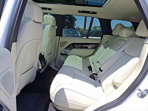 2025 Land Rover Range Rover P400 SE