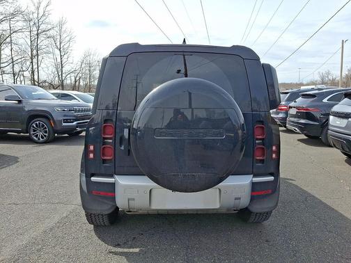 2024 Land Rover Defender 110 P300
