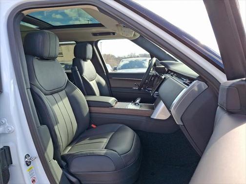 2025 Land Rover Range Rover P400 SE