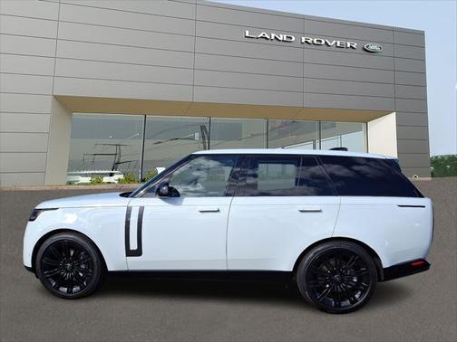 2025 Land Rover Range Rover P400 SE