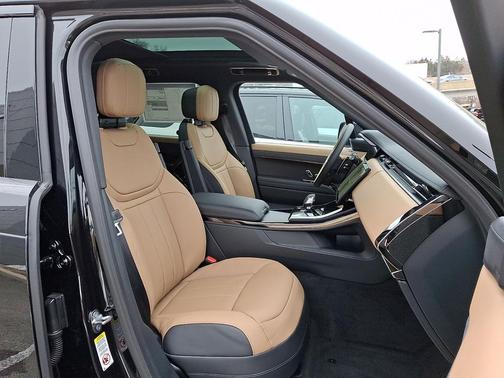 2026 Land Rover Range Rover Sport SE