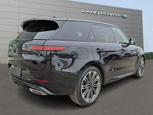 2026 Land Rover Range Rover Sport SE