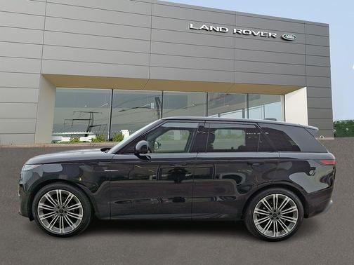 2026 Land Rover Range Rover Sport SE