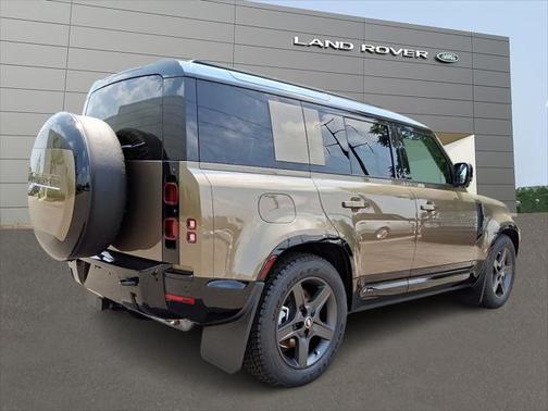 2025 Land Rover Defender 110 P400 X-Dynamic SE
