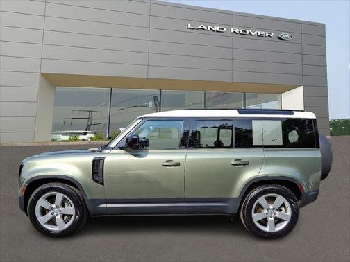 2022 Land Rover Defender 110 SE