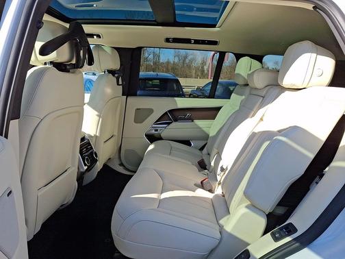 2026 Land Rover Range Rover P530 SE 7 Seat