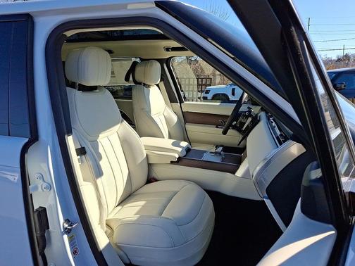 2026 Land Rover Range Rover P530 SE 7 Seat