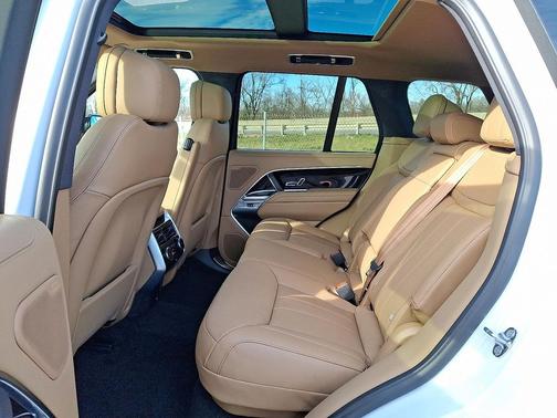 2025 Land Rover Range Rover P400 SE