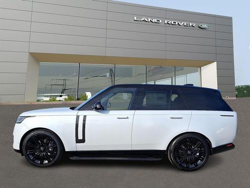 2025 Land Rover Range Rover P400 SE
