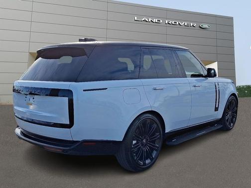 2025 Land Rover Range Rover P400 SE