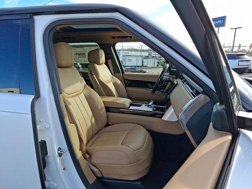 2025 Land Rover Range Rover P400 SE