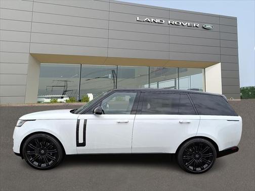 2025 Land Rover Range Rover P530 SE 7 Seat