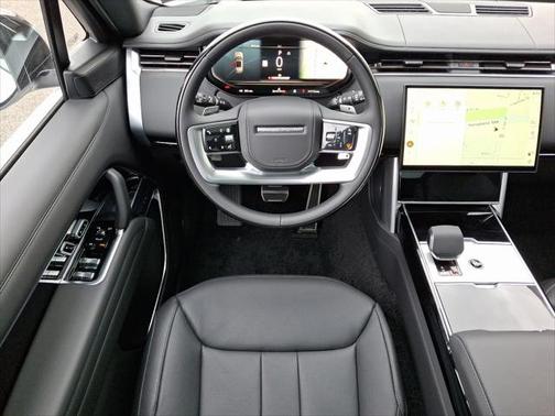 2025 Land Rover Range Rover P530 SE 7 Seat