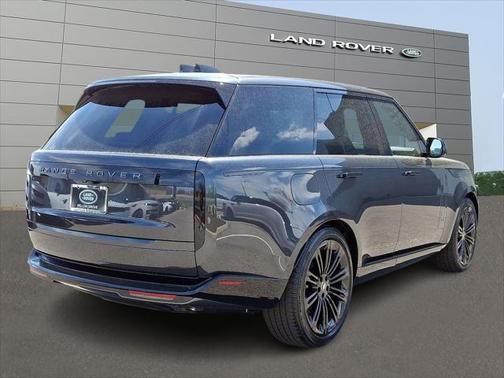 2025 Land Rover Range Rover P530 SE