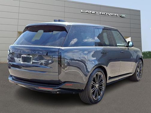 2025 Land Rover Range Rover P530 SE