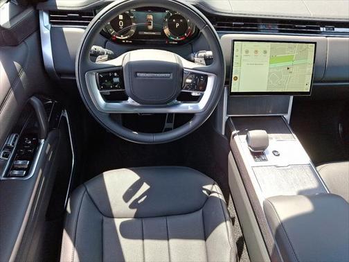 2025 Land Rover Range Rover P530 SE