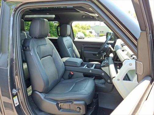 2024 Land Rover Defender 90 P300 S