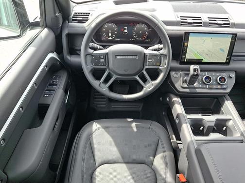 Fuji White 2025 Land Rover Defender 110 P400 X-Dynamic SE