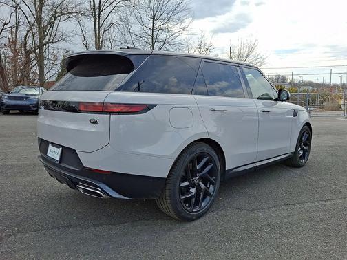 2023 Land Rover Range Rover Sport SE
