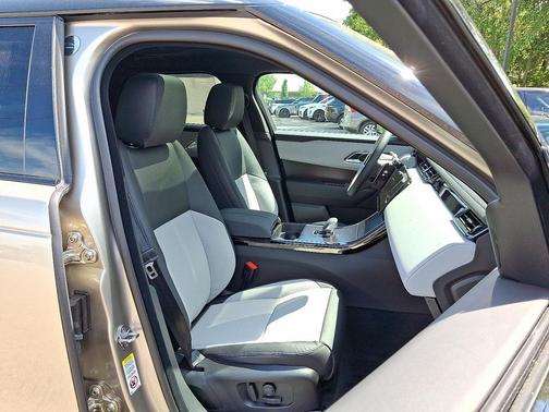 2026 Land Rover Range Rover Velar P250 SE R-Dynamic