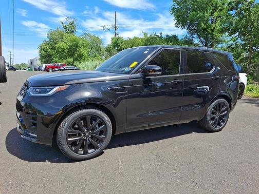 Santorini Black Metallic 2023 Land Rover Discovery P360 S R-Dynamic