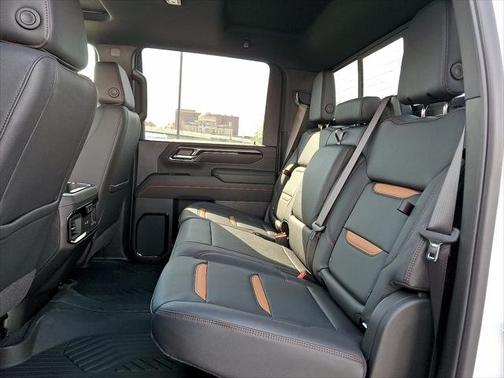 Summit White 2026 GMC Sierra 2500 4WD Crew Cab 159" AT4