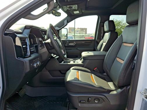Summit White 2026 GMC Sierra 2500 4WD Crew Cab 159" AT4