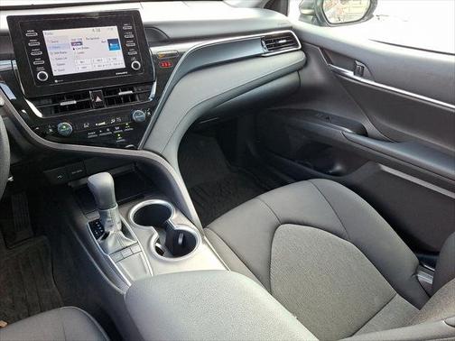 Ice Edge 2024 Toyota Camry LE Auto (Natl)