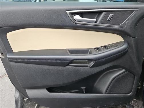 Tuxedo Black Metallic 2015 Ford Edge 4dr SE FWD