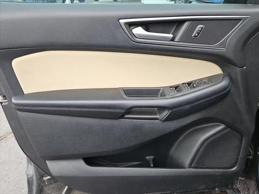 Tuxedo Black Metallic 2015 Ford Edge 4dr SE FWD