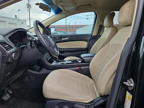 Tuxedo Black Metallic 2015 Ford Edge 4dr SE FWD