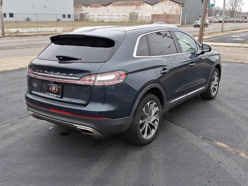 2022 Lincoln Nautilus Reserve