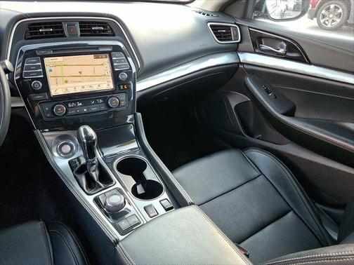 2023 Nissan Maxima SV CVT