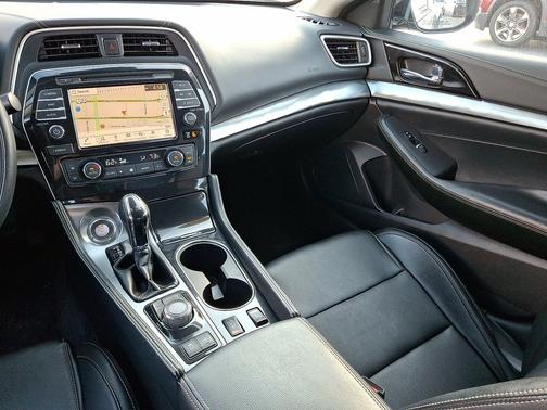Deep Blue Pearl 2023 Nissan Maxima SV CVT