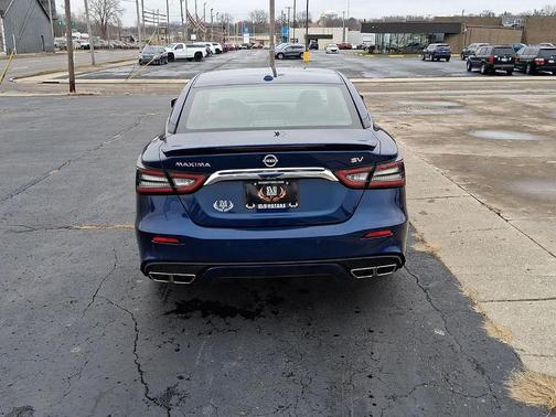 2023 Nissan Maxima SV