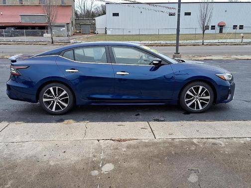 2023 Nissan Maxima SV