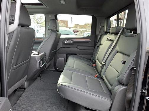Onyx Black 2026 GMC Sierra 1500 4WD Crew Cab 147" Denali