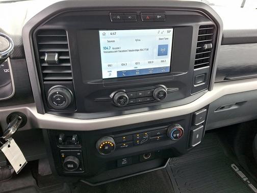 Oxford White 2021 Ford F-150 XLT 4WD SuperCrew 5.5' Box