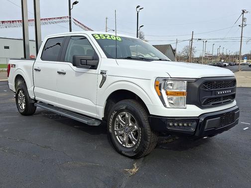 Oxford White 2021 Ford F-150 XLT 4WD SuperCrew 5.5' Box