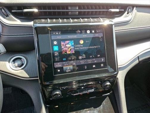 Bright White Clearcoat 2023 Jeep Grand Cherokee L Altitude 4x4