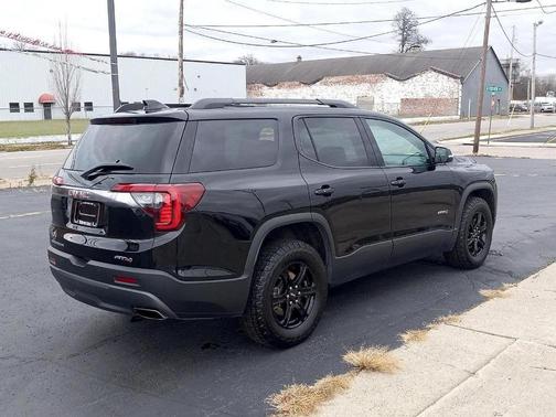 2023 GMC Acadia AT4