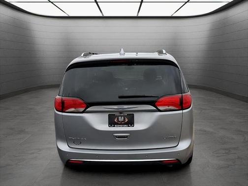 2020 Chrysler Pacifica Limited FWD