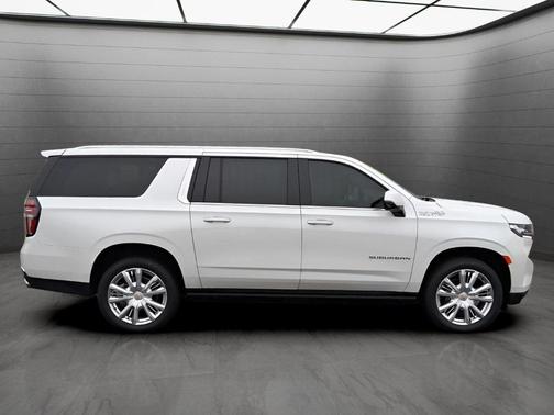 2023 Chevrolet Suburban High Country