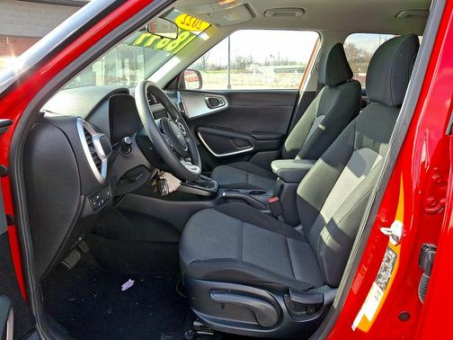 Inferno Red 2022 Kia Soul LX IVT
