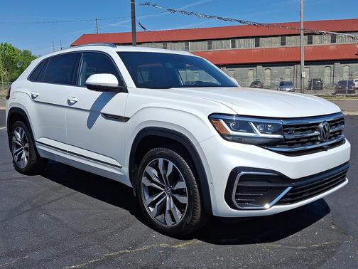 Opal White Pearl 2023 Volkswagen Atlas Cross Sport 3.6L V6 SEL Premium R-Line 4MOTION