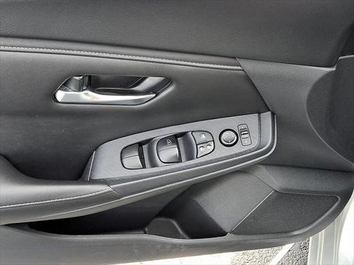 Brilliant Silver Metallic 2023 Nissan Sentra SV CVT