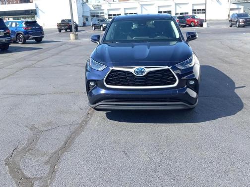 2022 Toyota Highlander Hybrid LE