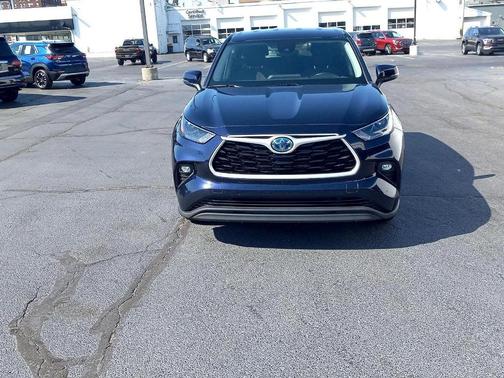 2022 Toyota Highlander Hybrid LE