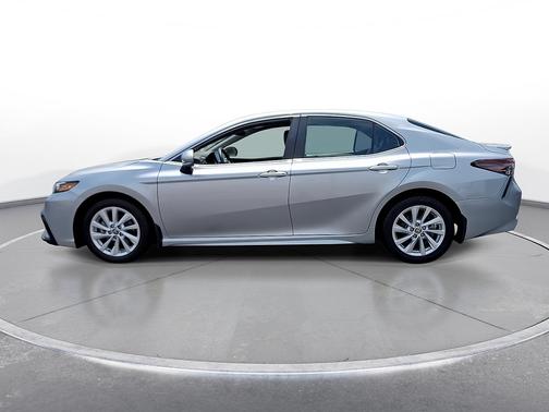 Celestial Silver Metallic 2024 Toyota Camry SE Auto (Natl)