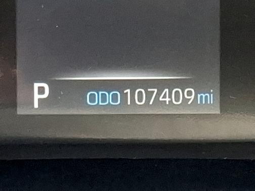 White 2022 Toyota RAV4 LE AWD (Natl)